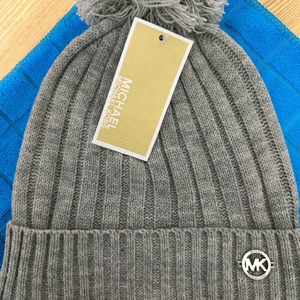 authentic Michael Kors Pom Pom hat - NWT
